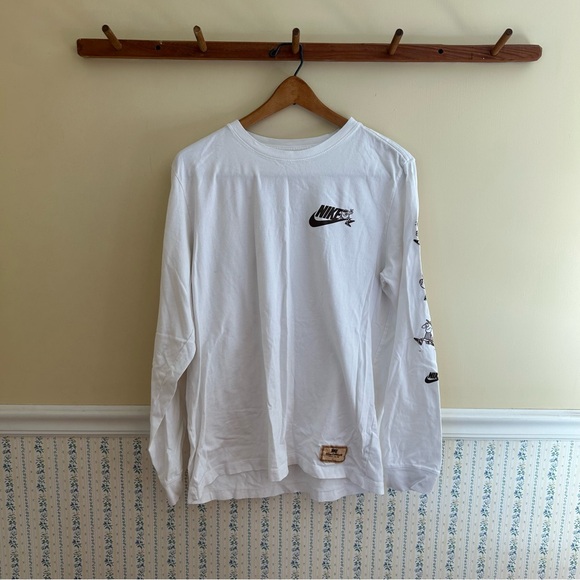 Nike Other - Nike Long Sleeve Graphic Top
